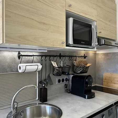 Apartment Climatise A 200m De La Avec Balcon, Parking Et Menage Inclus - - Fr-1-251-836 *